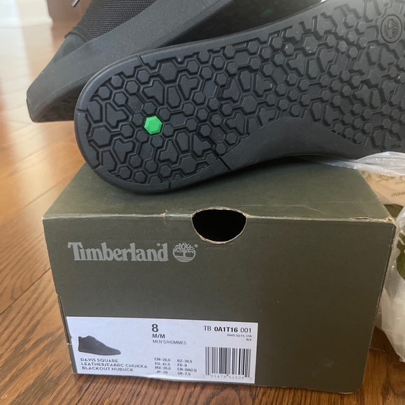 Brand New size 8 - Picture 3 of 4